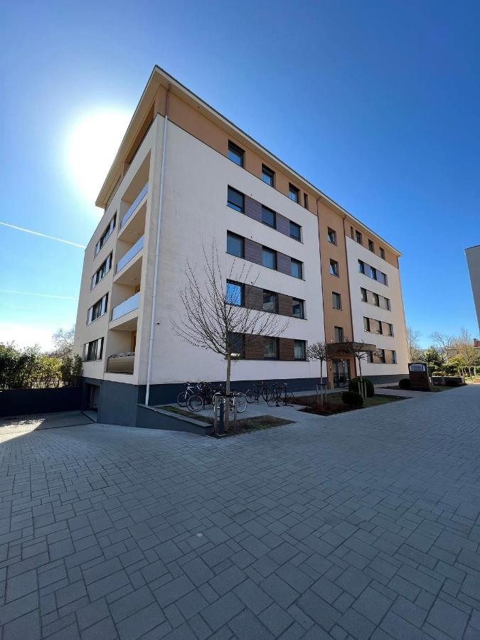 Big Forest Apartman Apartamento Debrecen Exterior foto